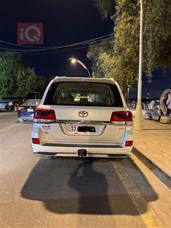 تۆیۆتا لاند کروزەر